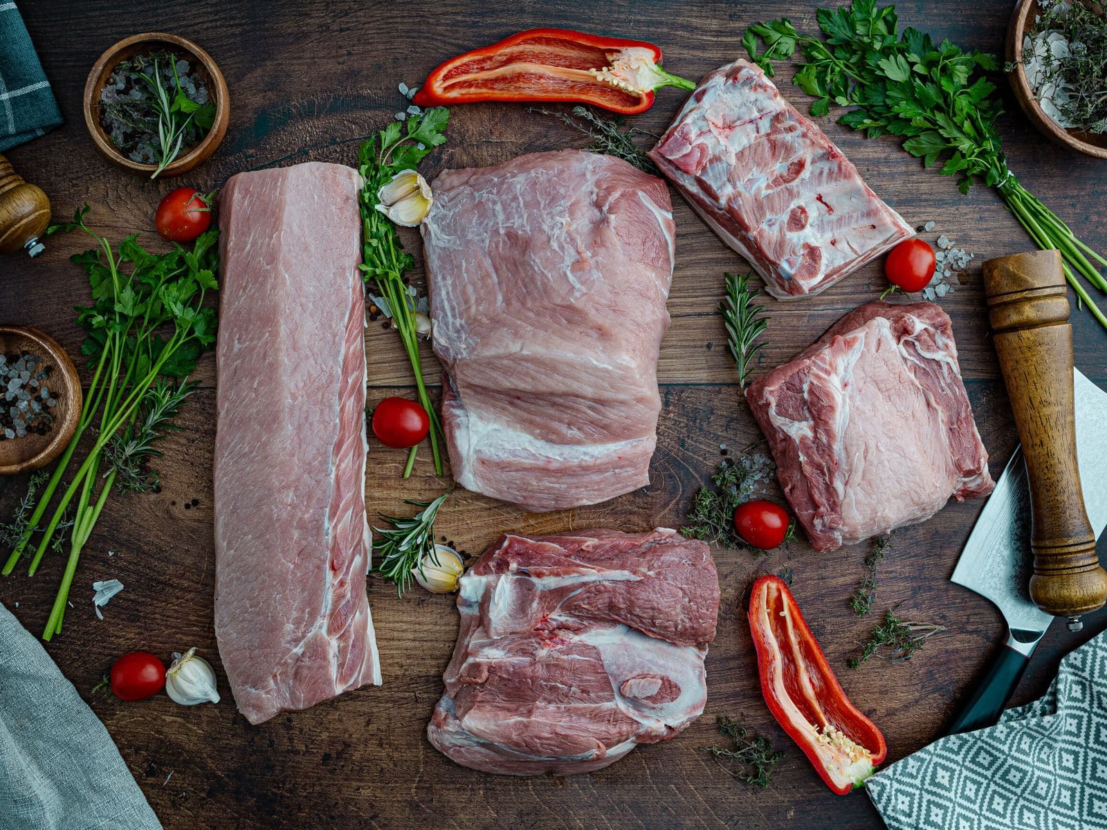 Pachet 2-4 Persoane — ≈ 5,5 kg de carne proaspătă de porc